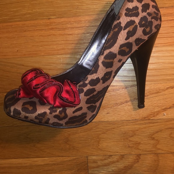 Steve Madden cheetah shoes - Picture 2 of 2